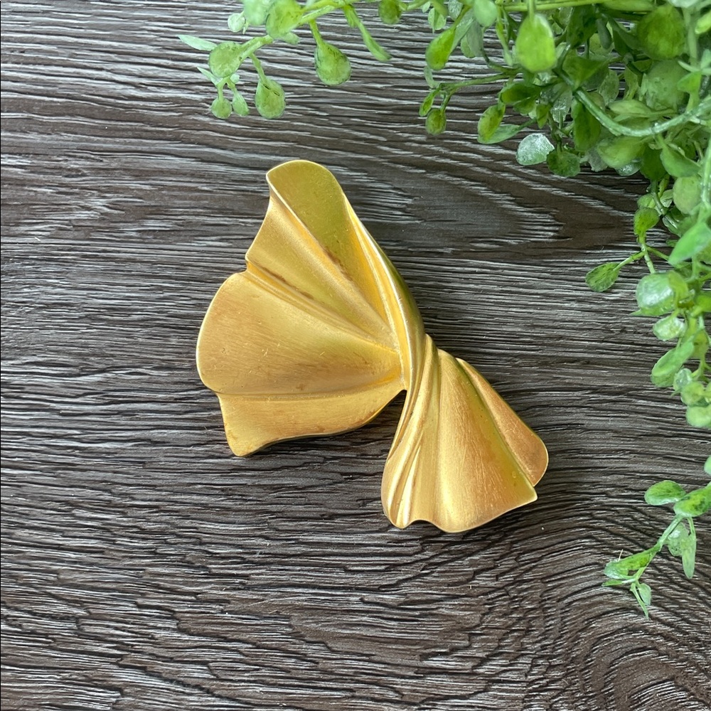 Vintage Large Brushed Gold Bow-Shaped Brooch